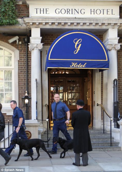 威廉凱特彩排婚禮 千名軍人深夜演練