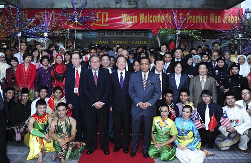 國(guó)務(wù)院總理溫家寶與馬來(lái)亞大學(xué)青年學(xué)子交流側(cè)記