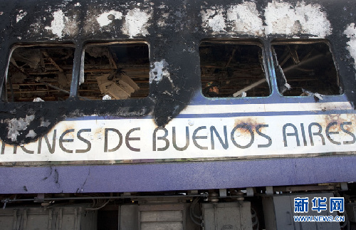 阿根廷列車晚點 乘客為泄憤焚車