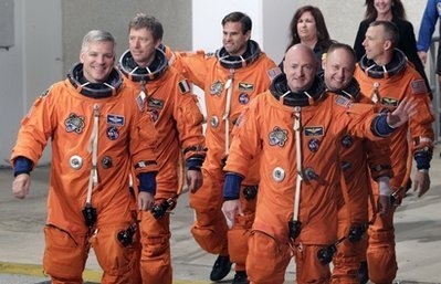 “奮進(jìn)”號踏上“謝幕之旅” 兩次延遲后終順利升空