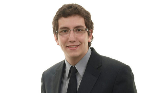 大學生勇闖聯邦國會、華裔女意外當選 全球最年輕議員趣聞