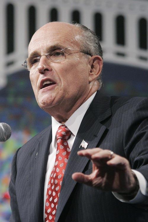 藤森之女誓與父親劃清界限？競選總統邀前紐約市長助陣