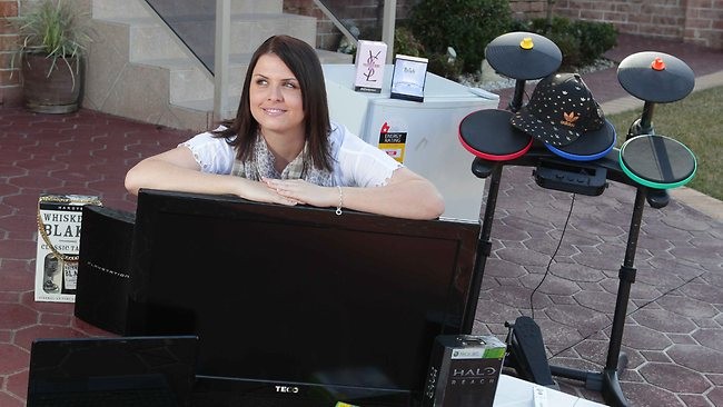 澳洲女子開網店賣“前任”遺留物 分手也能有錢賺