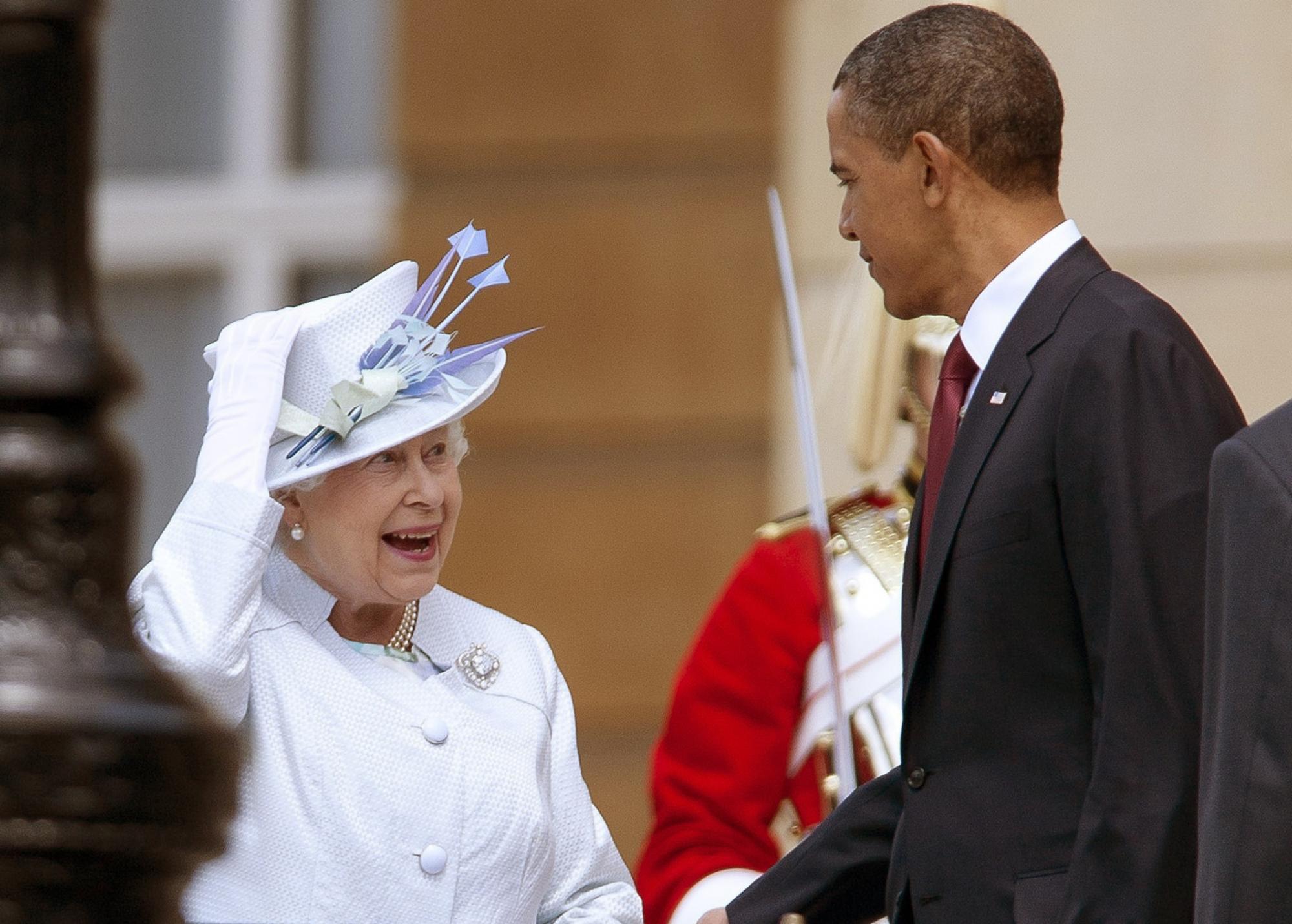 寫錯日期、乒乓慘敗、樂隊搗亂 奧巴馬訪英有點兒“衰”