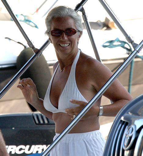 色情片女主角大贊卡恩溫柔體貼 總裁熱門繼任者傳濫權丑聞