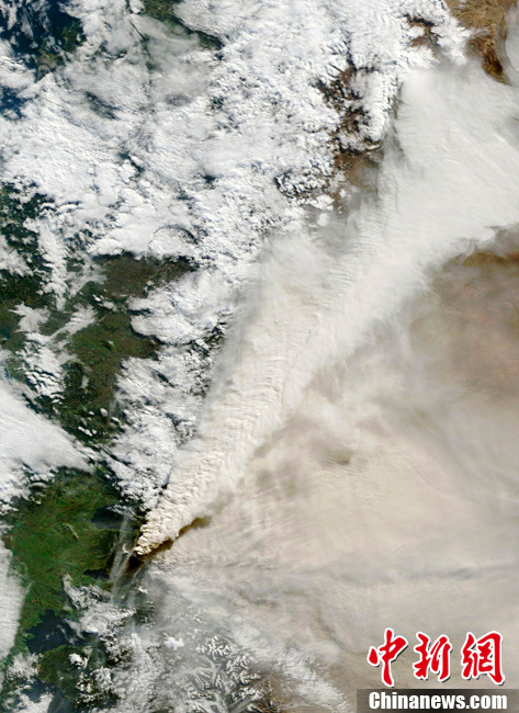 智利火山衛星圖公布 火山灰延伸狀如羽毛(高清組圖)