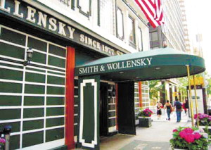 巴菲特“天價午餐”競拍激烈 中國人能否再中標?