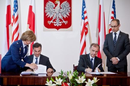 美軍消息兩則：陸軍棄用貝雷帽 空軍永久駐波蘭