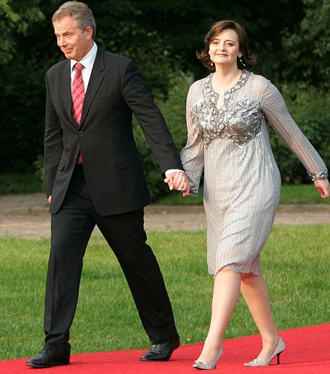 在家為兒辦聚會要收同學交通費 布萊爾千萬身家被指“摳門”