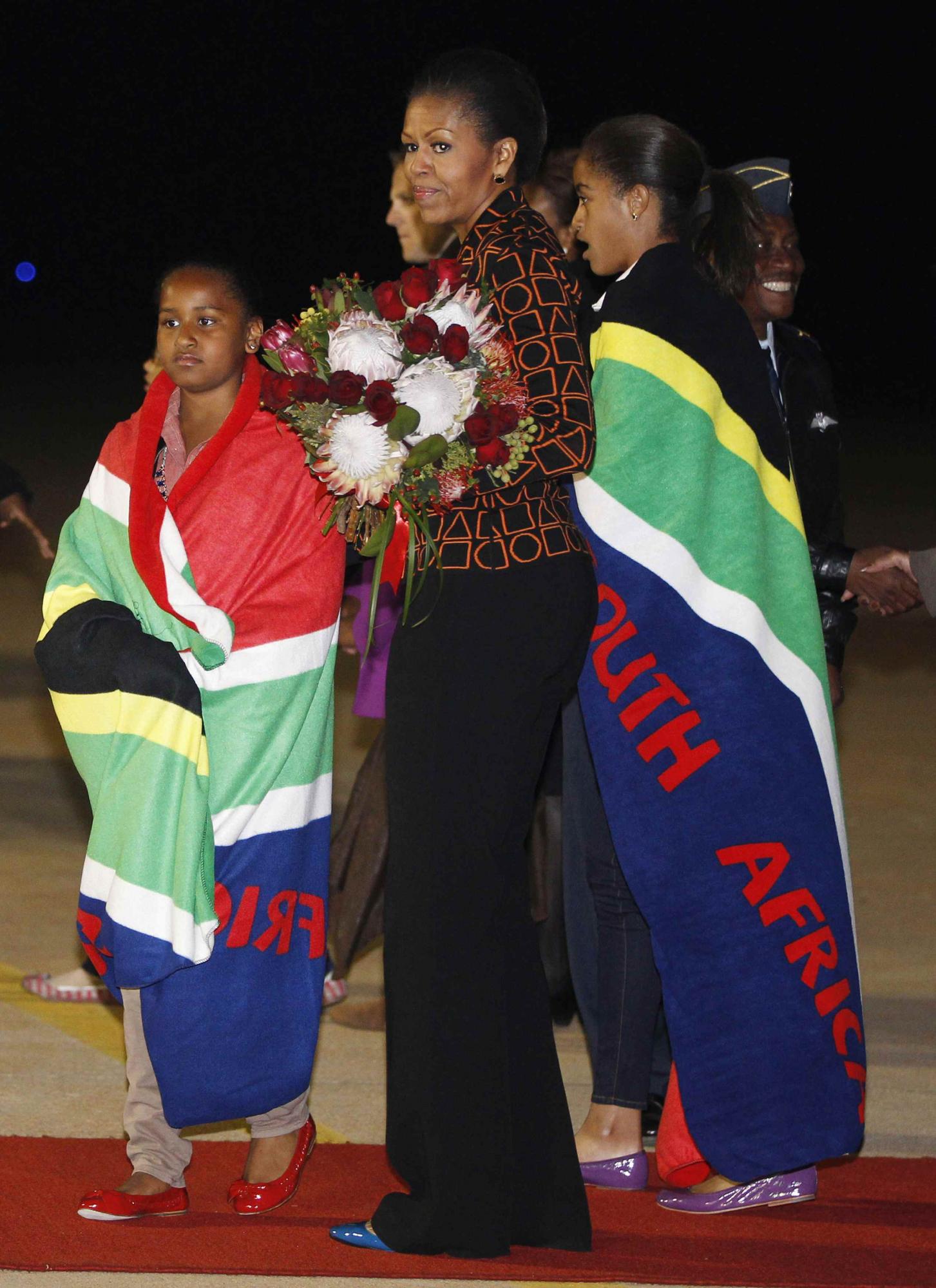 為夫拉選票老少三代齊上陣 米歇爾出訪非洲爭取黑人選民