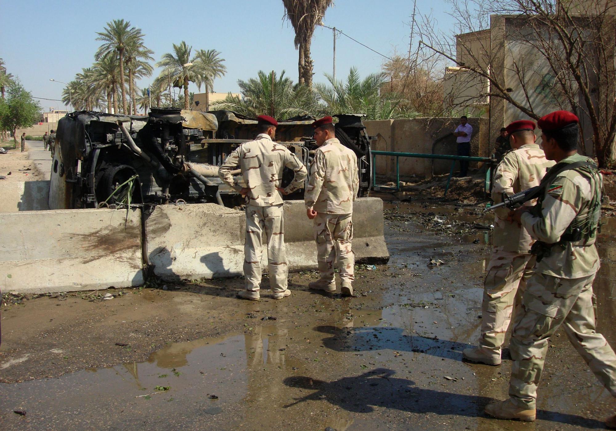 伊拉克一省長家外兩起爆炸致死25人 暴力頻仍使美軍去留成難題