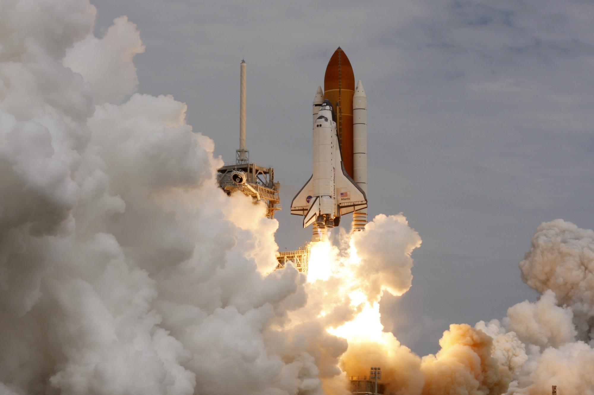 亞特蘭蒂斯號開始謝幕之旅 美航天飛機時代將終結