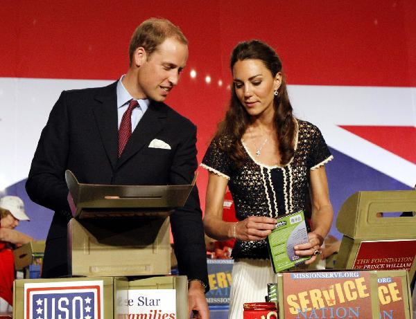 威廉王子夫婦訪問美國加州 王妃童趣大發畫蝸牛