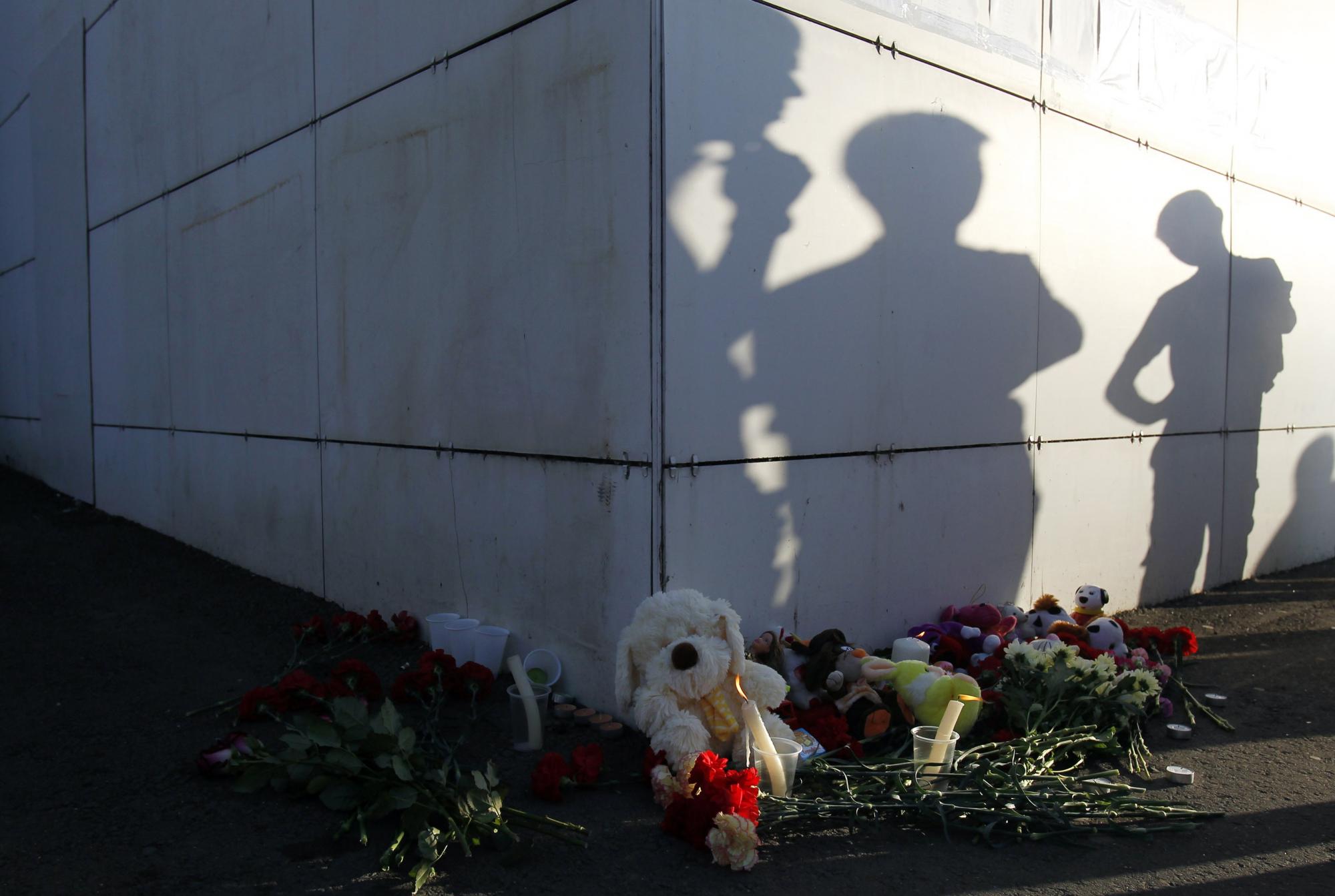 俄羅斯總統(tǒng)宣布12日全國哀悼 沉船或是人為因素導(dǎo)致