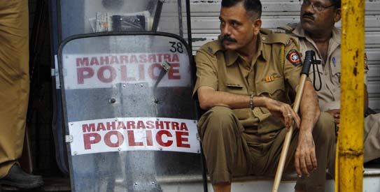 印度總理赴孟買(mǎi)看望傷員 一死者被疑是“人彈”