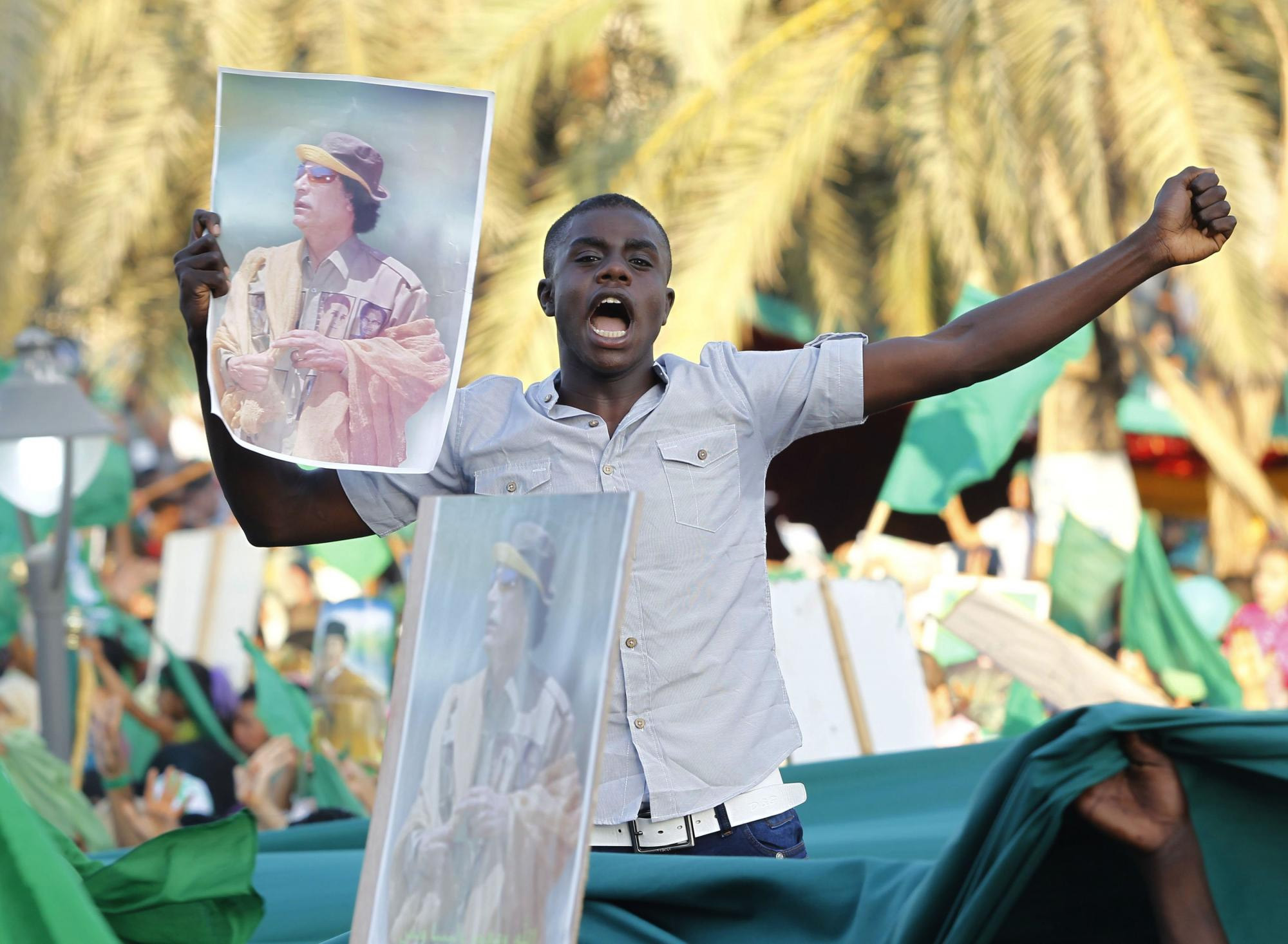 利比亞政府否認(rèn)欲轟炸首都 卡扎菲再表死戰(zhàn)決心