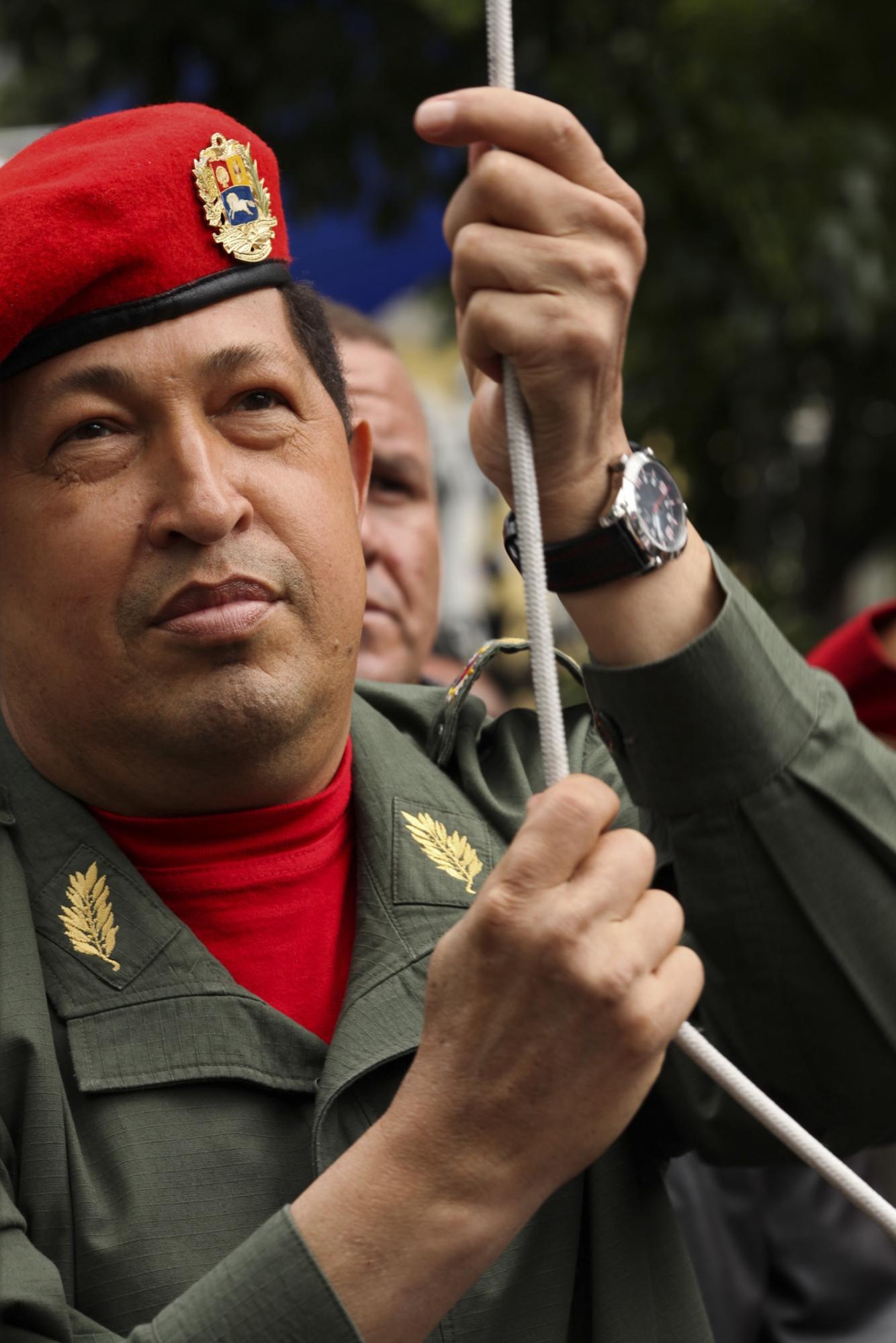 查韋斯出席慶典升國旗 赴巴西治療計劃遭批