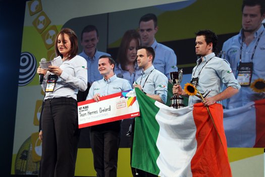 微軟“創(chuàng)新杯”紐約落幕 臺灣團(tuán)隊(duì)?wèi){借火災(zāi)逃生系統(tǒng)奪冠