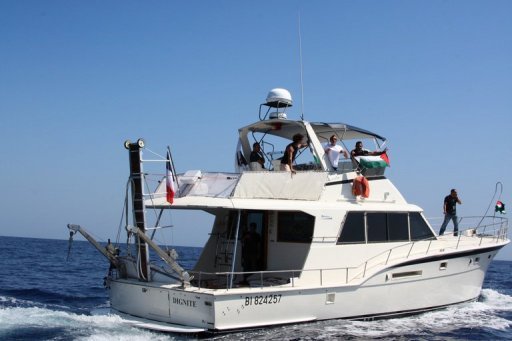 法國一游艇在加沙附近海域遭以色列軍艦包圍