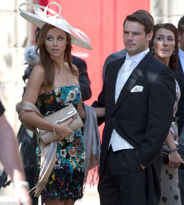 組圖：英女王長外孫女與橄欖球名將完婚