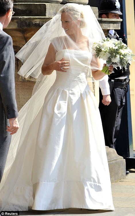 組圖：英女王長外孫女與橄欖球名將完婚