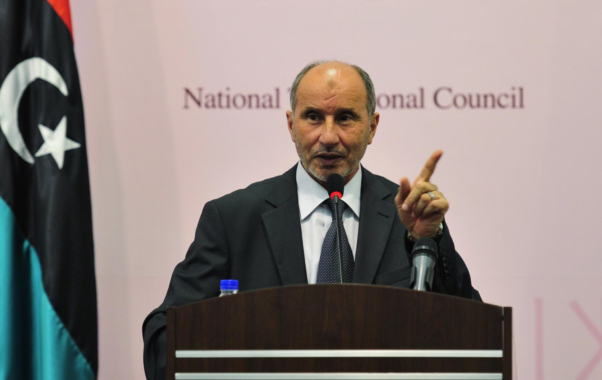 利比亞國家電視臺遭轟炸 反對派因尤尼斯之死要進行內部整編