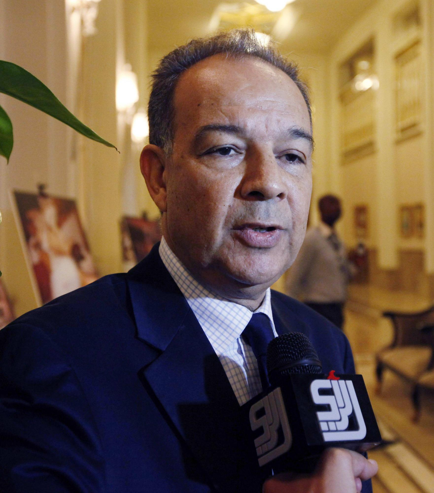 利比亞國家電視臺遭轟炸 反對派因尤尼斯之死要進行內部整編