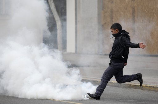 智利學生示威要求教育改革 同警察爆發沖突2人受傷235人被捕