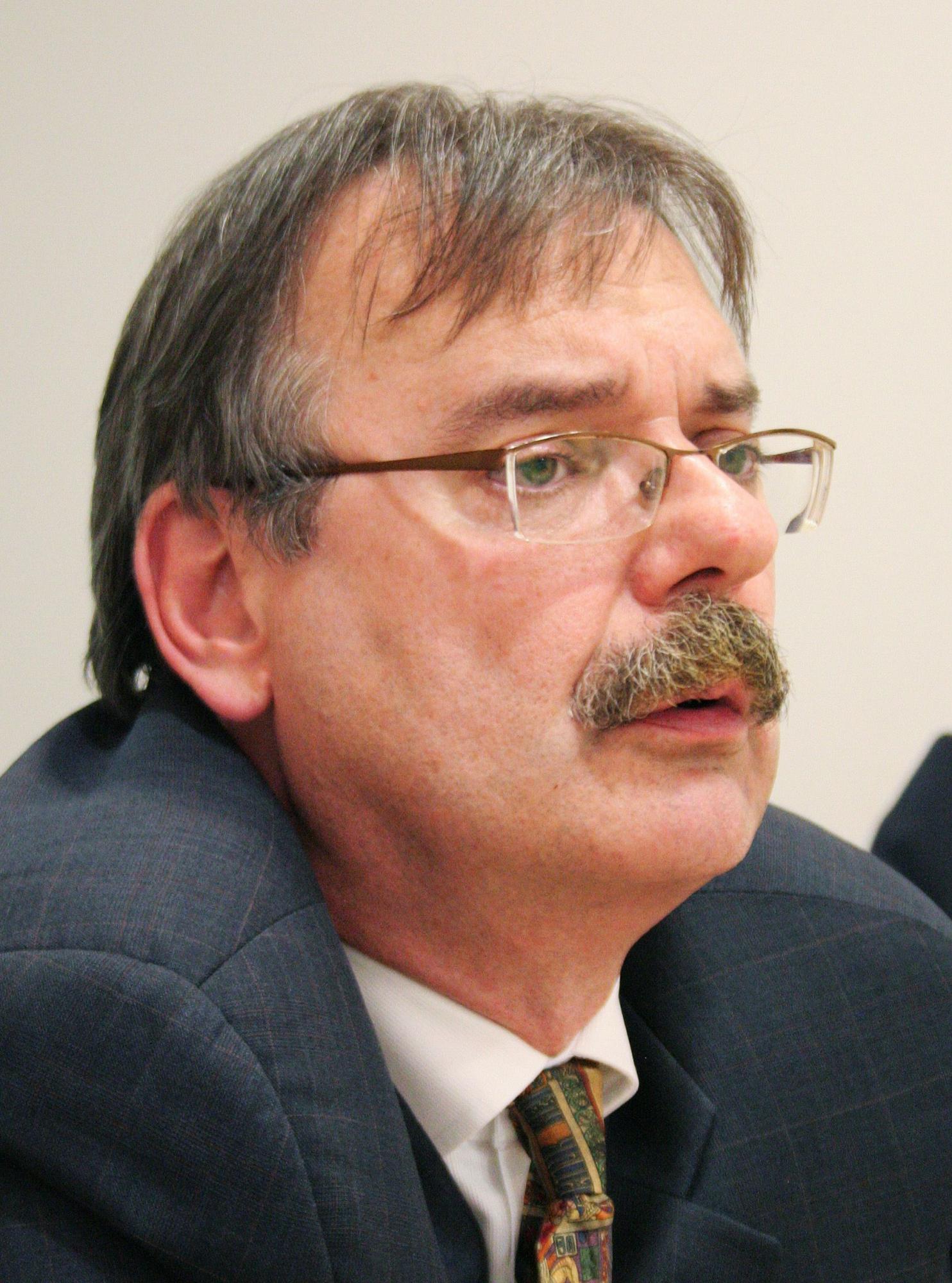 美國信用評級百年來首下調 美元若貶值中國將損失慘重