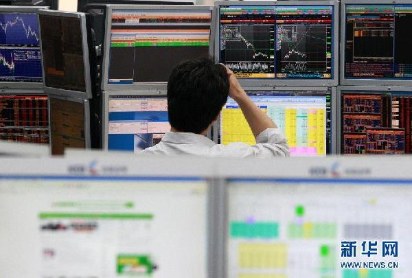 全球股市遭美“空襲”一片慘綠