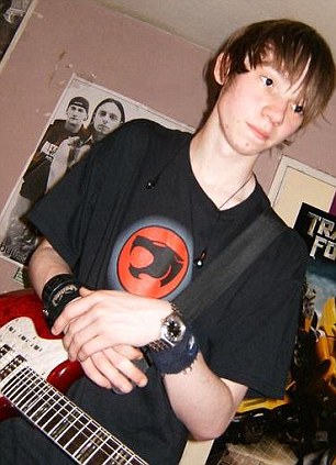 英國首相欲借鑒美國經驗平息騷亂 社交媒體或被限用