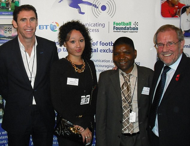 英國首相欲借鑒美國經驗平息騷亂 社交媒體或被限用