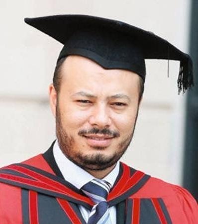 反對(duì)派宣稱控制首都 卡扎菲不知所蹤妻兒“就擒”