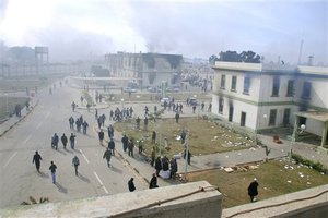 中東強人卡扎菲40余載風云歷程（組圖）