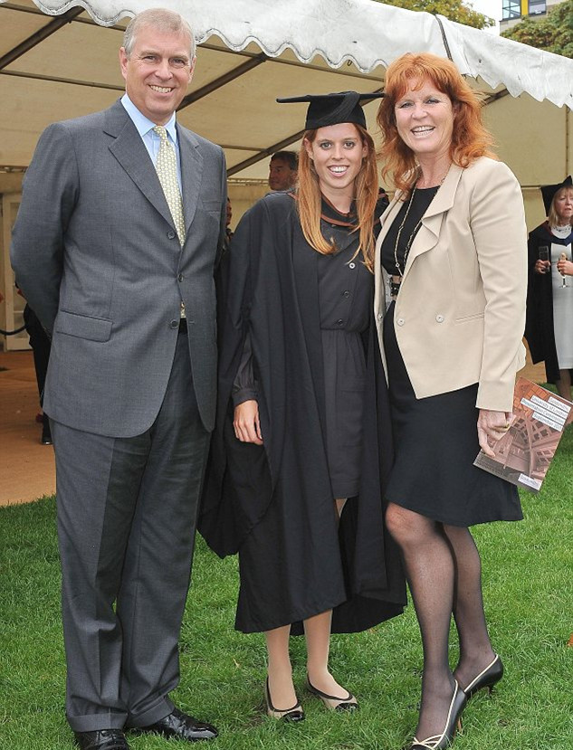 英女王最疼愛孫女大學畢業 不愁工作先到慈善機構實習