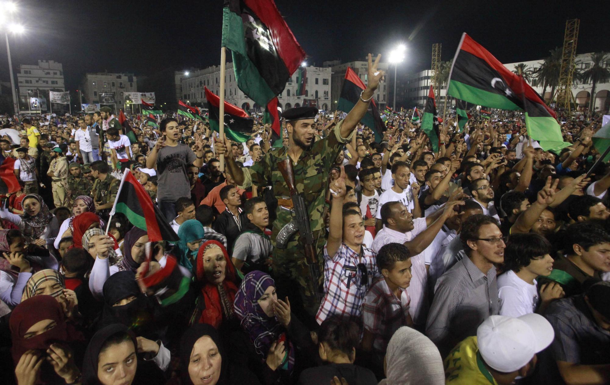 反對派首次舉行慶功會 傳奇“孤膽女諜”坦言為北約效力