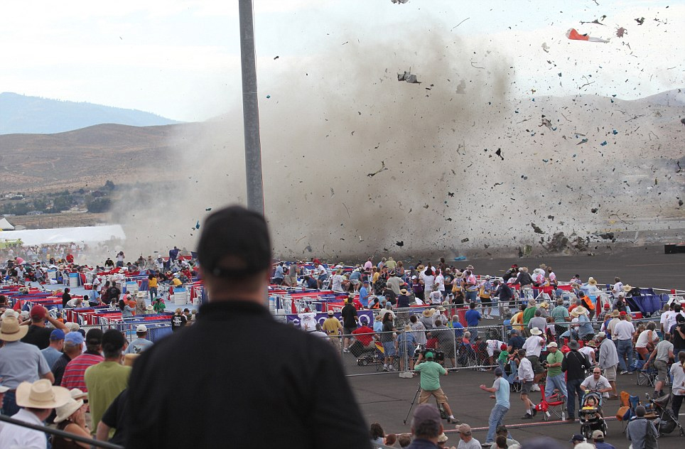 美飛行員墜機前力挽狂瀾 調(diào)查工作重點鎖定機尾