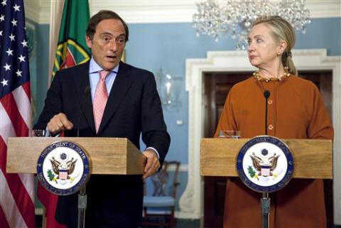 希拉里批以色列再建定居點不利和談 應避免挑釁