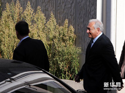 圖：卡恩與指控其企圖強奸女作家當面對質