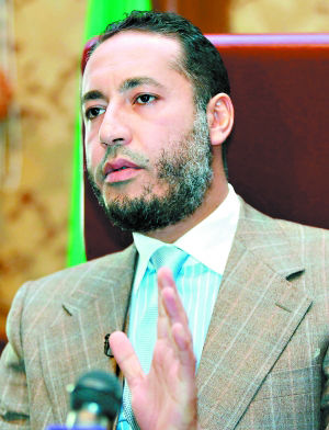 卡扎菲三子否認(rèn)國際刑警組織指控 為足球事業(yè)自豪