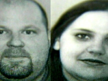 英國財(cái)迷媽謊稱兒子患癌騙錢 美國惡毒母逼親子睡棺材