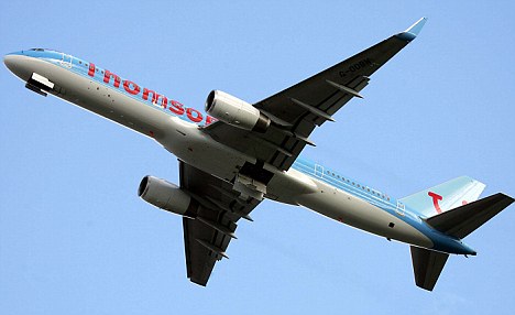 英國(guó)“地溝油航班”首飛成功 遭環(huán)保人士強(qiáng)烈抗議