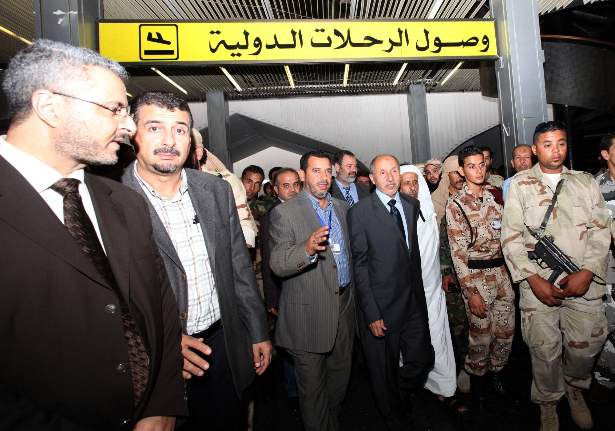 的黎波里多座清真寺墓地遭洗劫 卡扎菲仍有東山再起可能