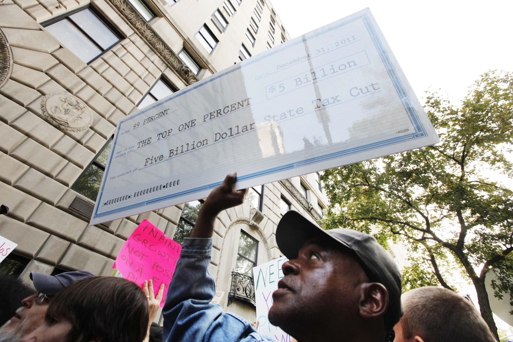 紐約億萬富翁被“登門拜訪” 警方態度軟化很克制