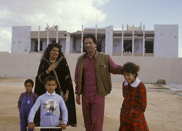 英雄”末路——中東狂人卡扎菲的傳奇一生