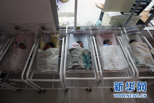 全球第70億嬰兒將現印度 民間組織守候七名孕婦