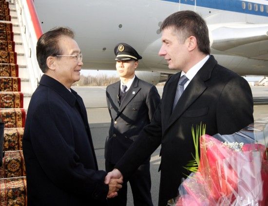 溫家寶抵達俄羅斯參加上合組織總理會議