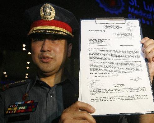 菲前總統(tǒng)阿羅約病房中被捕 面目全非或面臨終身監(jiān)禁