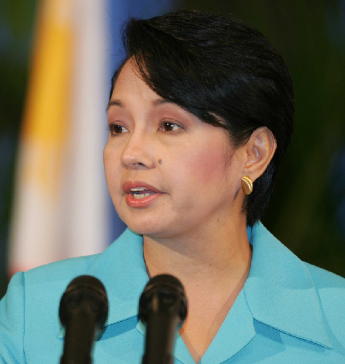 菲前總統阿羅約病房中被捕 面目全非或面臨終身監禁