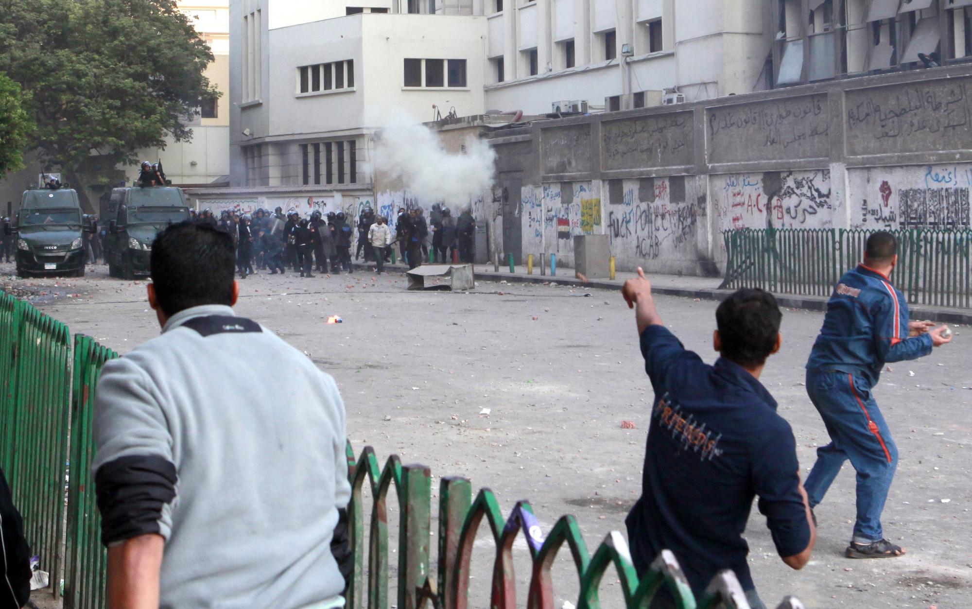 埃及多地軍警清場引發激烈沖突 至少2死700余傷